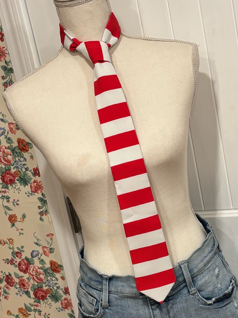 🇺🇸🌟OppoSuits Red and White Striped Tie🌟